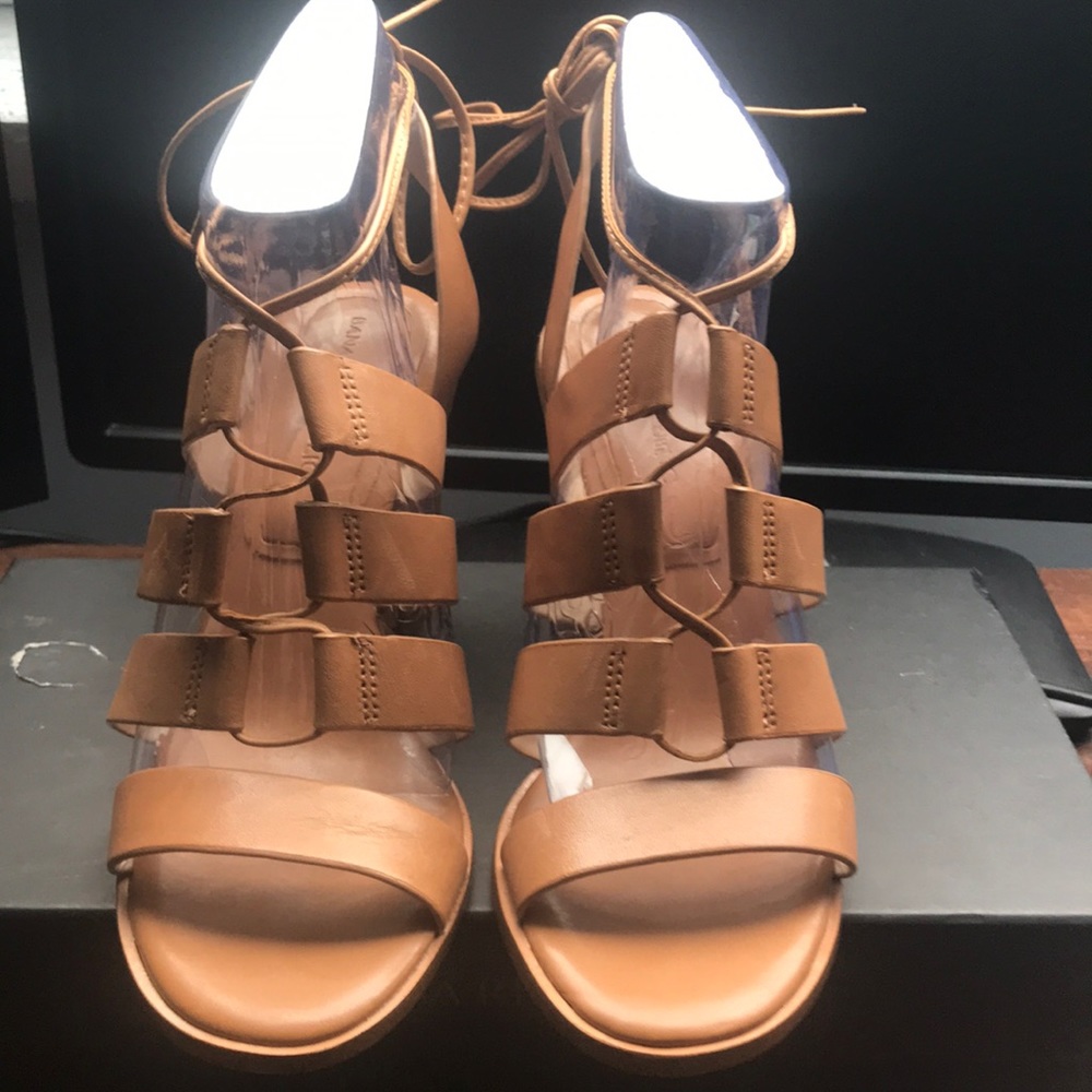 Banana Republic leather block-heel sandal- size 6.5 - new in box